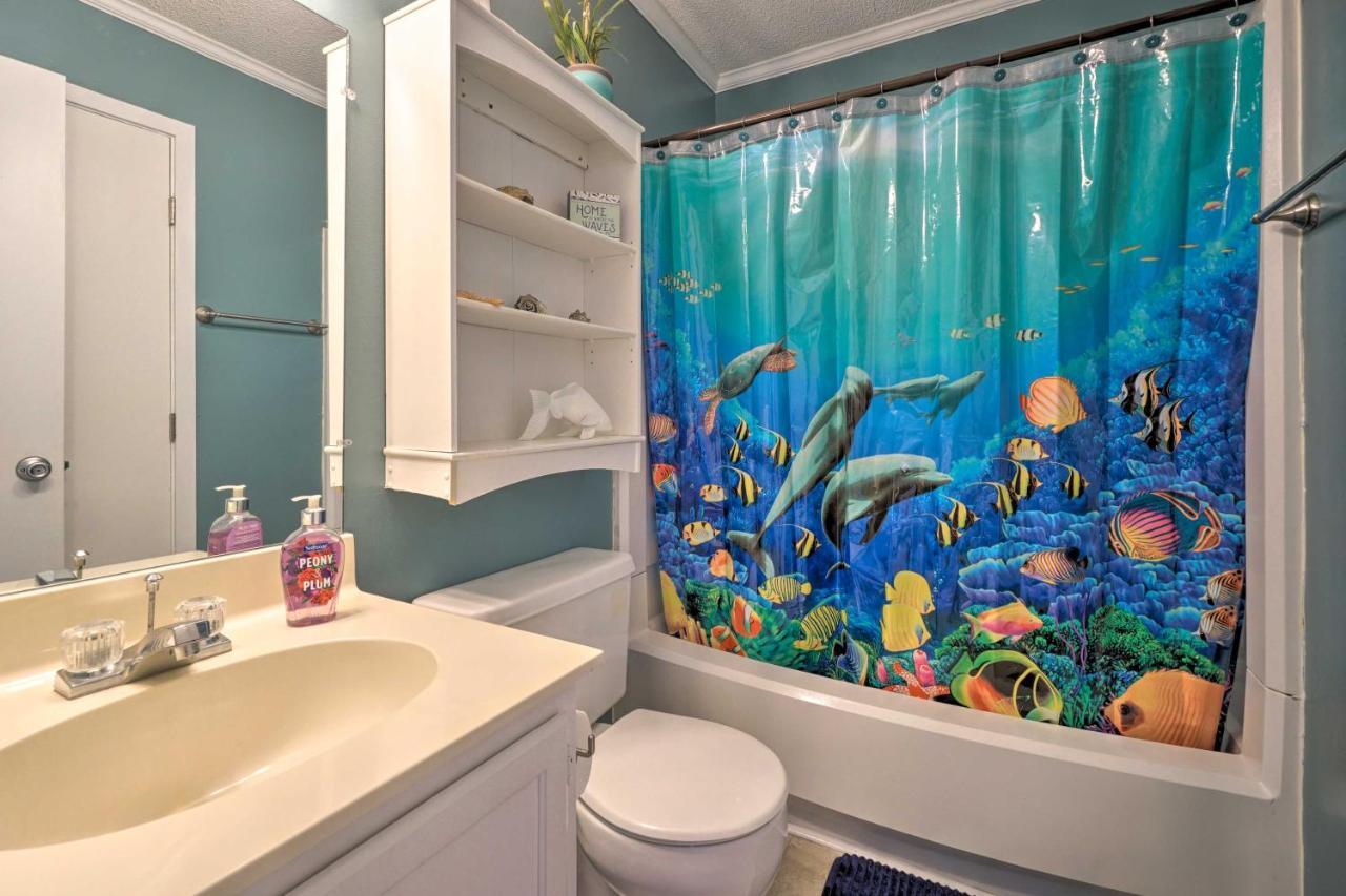 Condo With Balcony And Pool Walk To 2 Beach Accesses! Carolina Beach Buitenkant foto